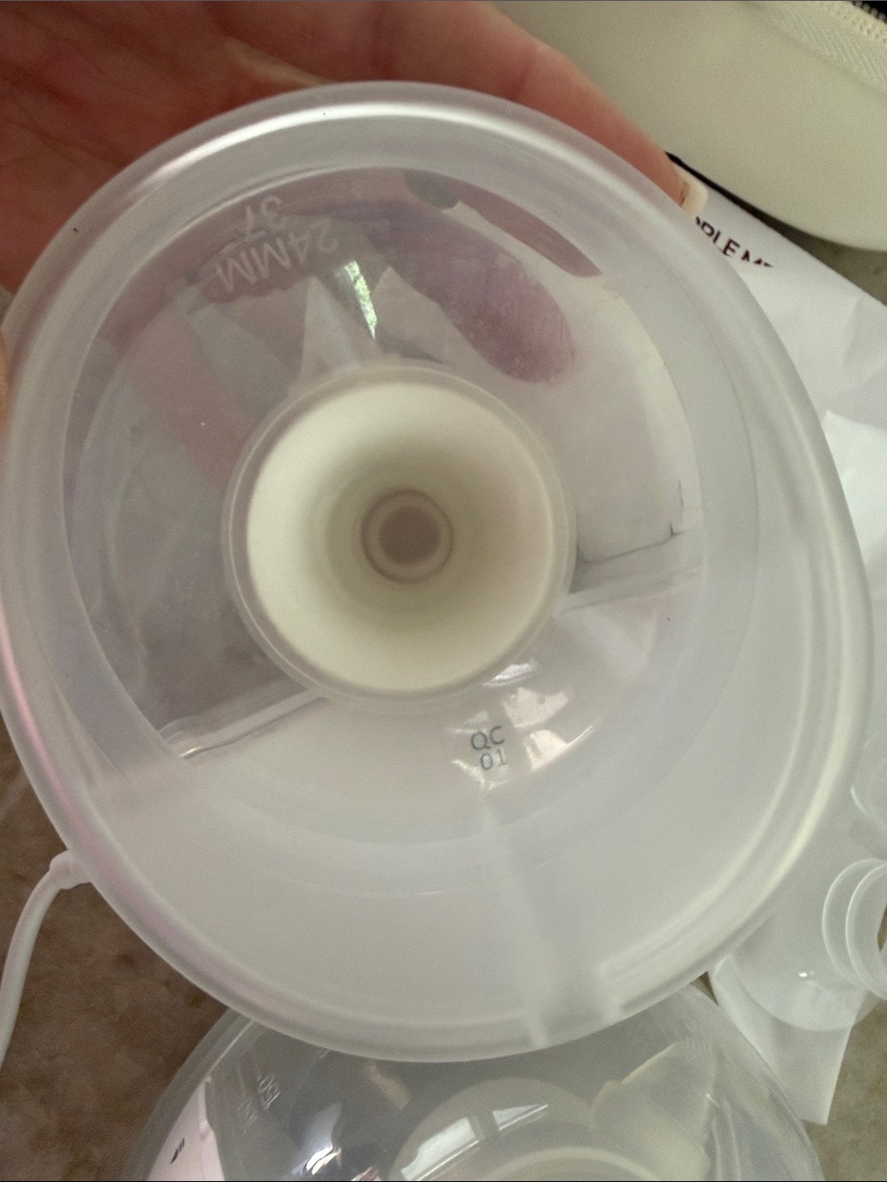 Momcozy Double Electric Breast Pump with Cream Carry Case - Cream/Pink - Picture 10 of 16